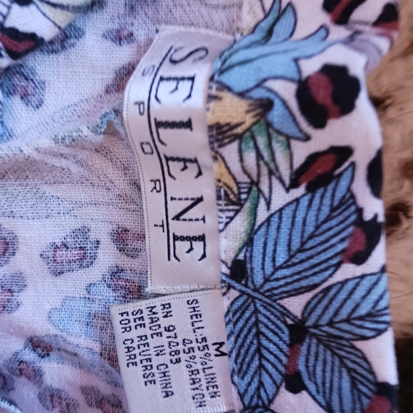 Set of 2 Tops Sweater S and Button up M - Picture 8 of 11